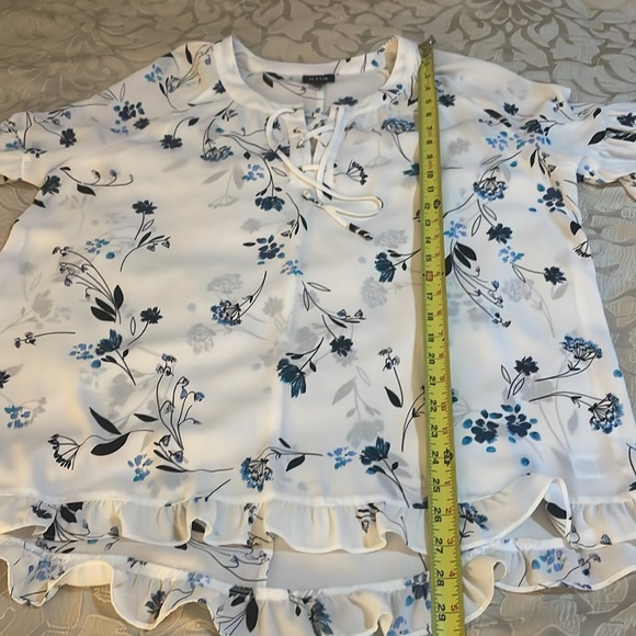 a.n.a. A New Approach SZ M Women’s Pullover tie front Blouse with Ruffle Hem - Picture 12 of 15